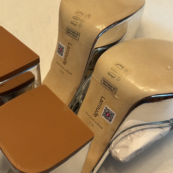 Larroudé Dolly Sandal In Silver Specchio - Picture 9 of 10